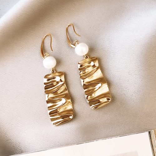 RECTANGLE EARRINGS WITH PEARLS