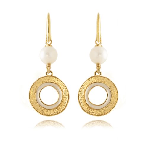 Gold plated round earrings with fresh water pearl