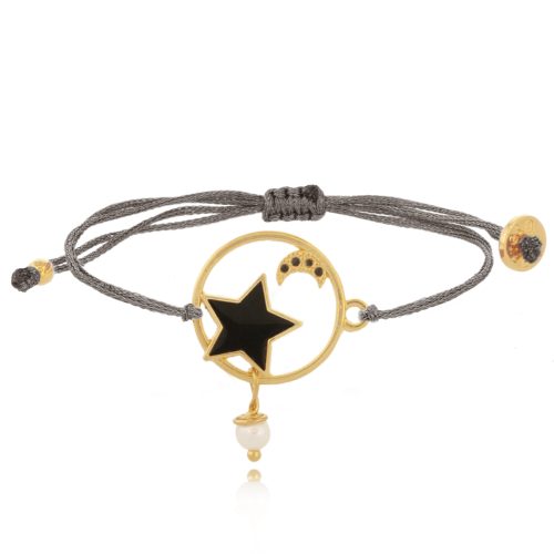 Macrame bracelet with enamel star